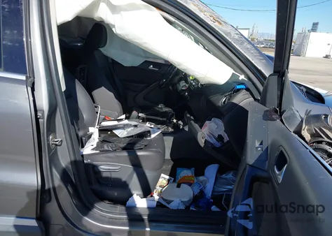 2012 Volkswagen Tiguan Se z USA, uszkodzony, nr VIN WVGAV7AX2CW005935